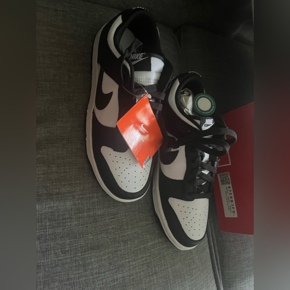 Nike Black/White (panda)Dunks. Low top BRAND NEW